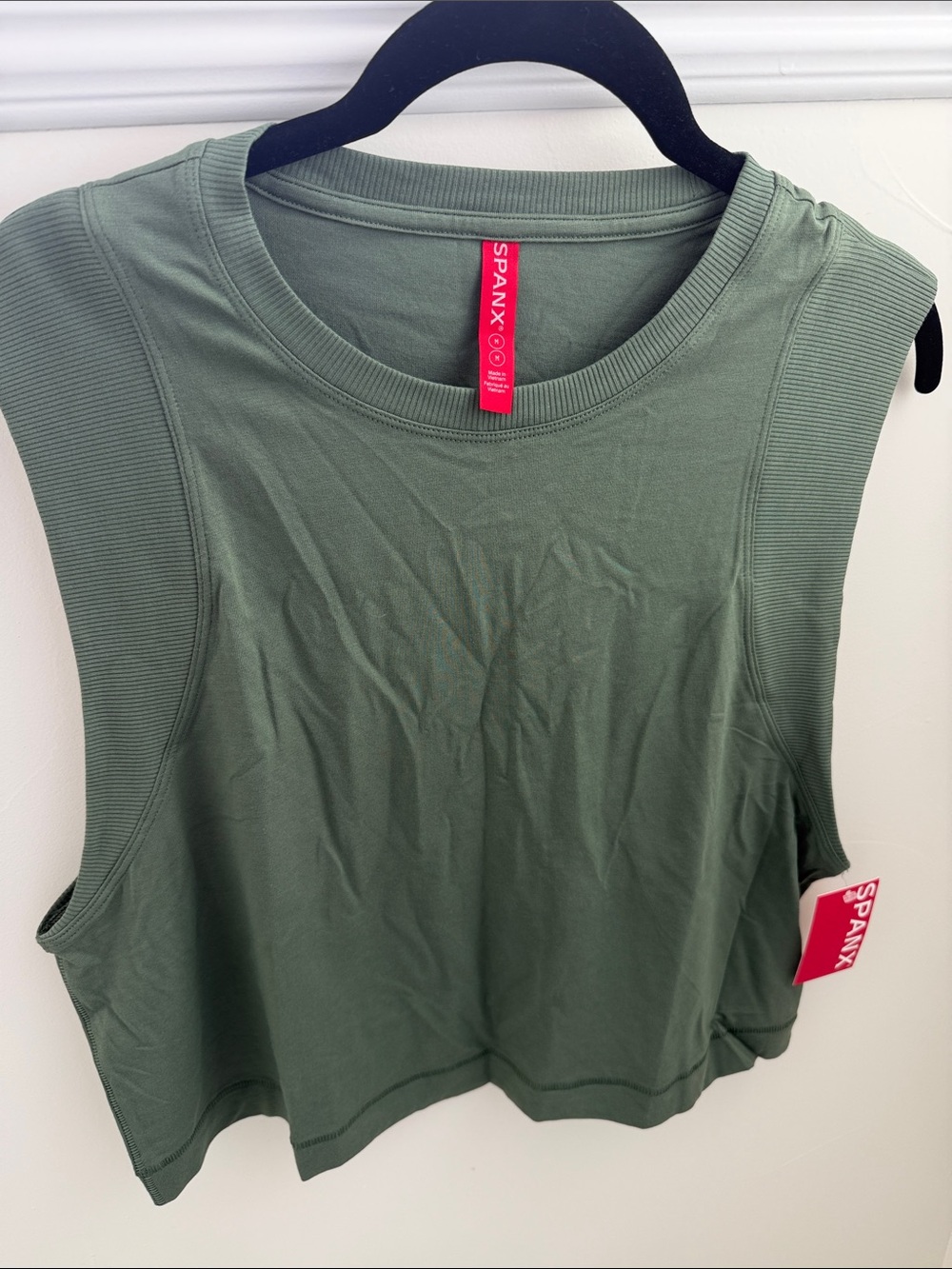 SPANX® BoostUp Cropped Tank - Picture 4 of 6